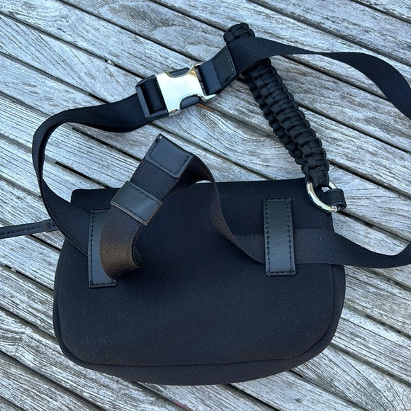 Athleta Revive convertible waistbag/clutch - Picture 6 of 9